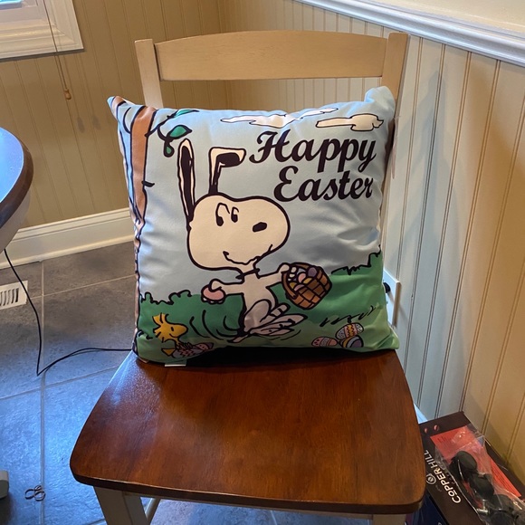 Peanuts happy Easter super soft decorative pillow